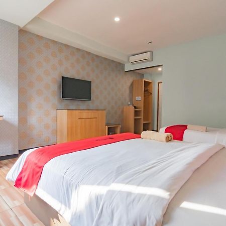 Reddoorz Premium Near Bandung Station Hotel Exterior photo