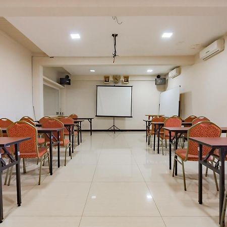 Reddoorz Premium Near Bandung Station Hotel Exterior photo